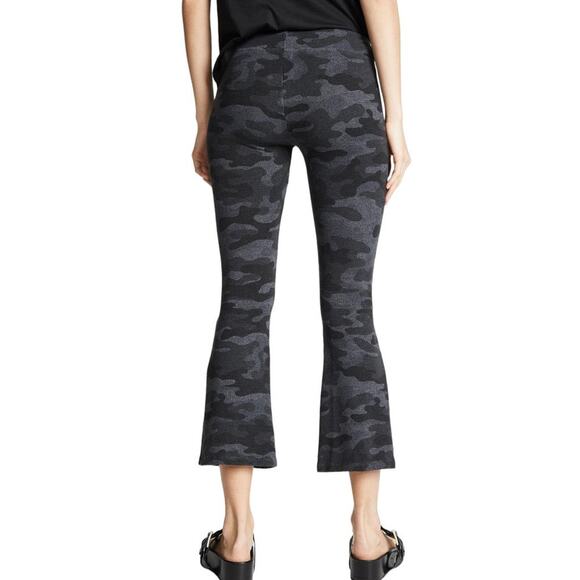 SUNDRY Camo Kick Flare Pants Size 0 - Picture 5 of 11